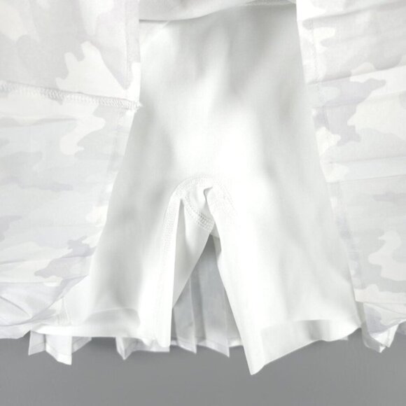 NWT Spanx Women’s Get Moving Pleated Skort Skirt Shorts White Camo 50273R SMALL - Picture 10 of 14